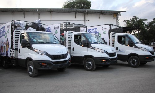 Barra Mansa amplia a reciclagem com cinco veículos de coleta seletiva